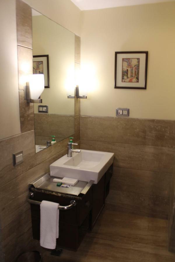 Royal Residence Iffco Chowk Гургаон Экстерьер фото