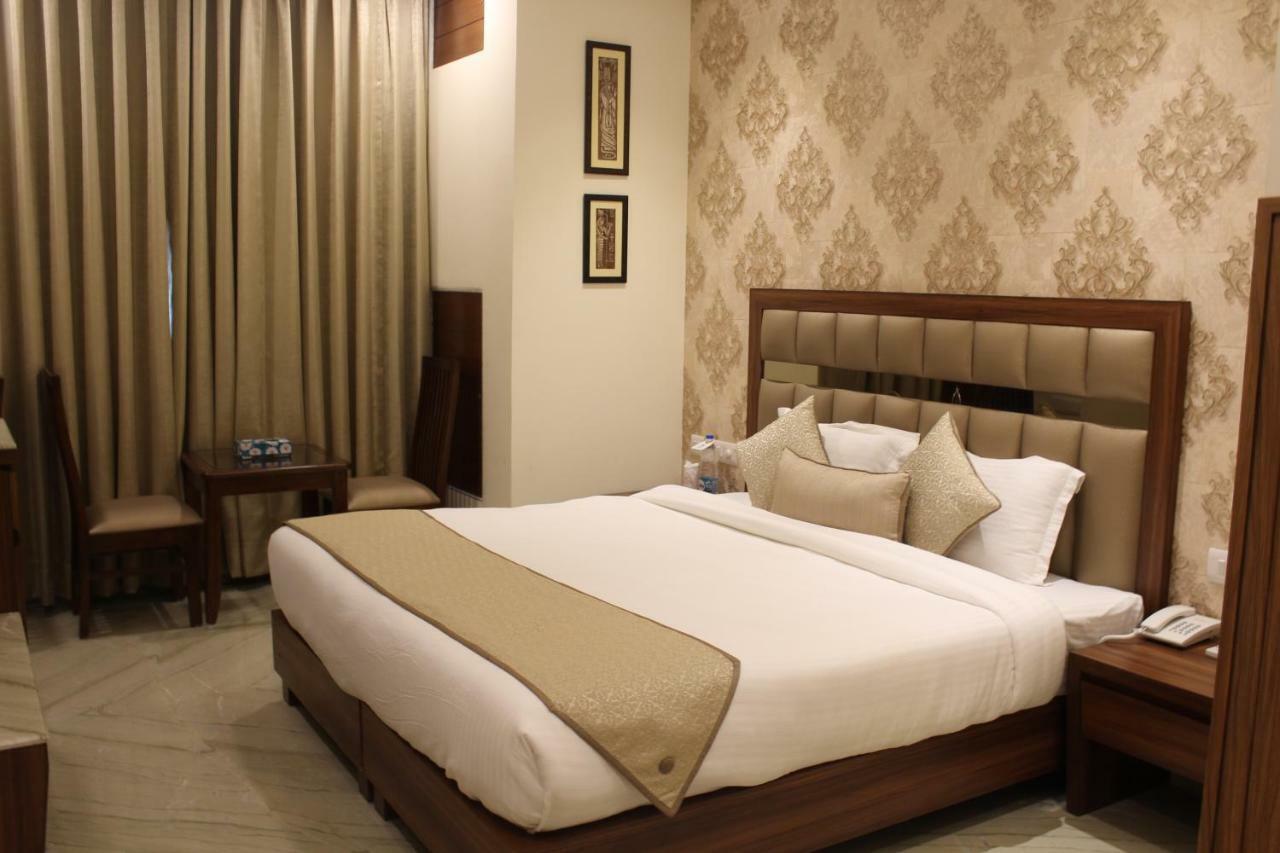 Royal Residence Iffco Chowk Гургаон Экстерьер фото
